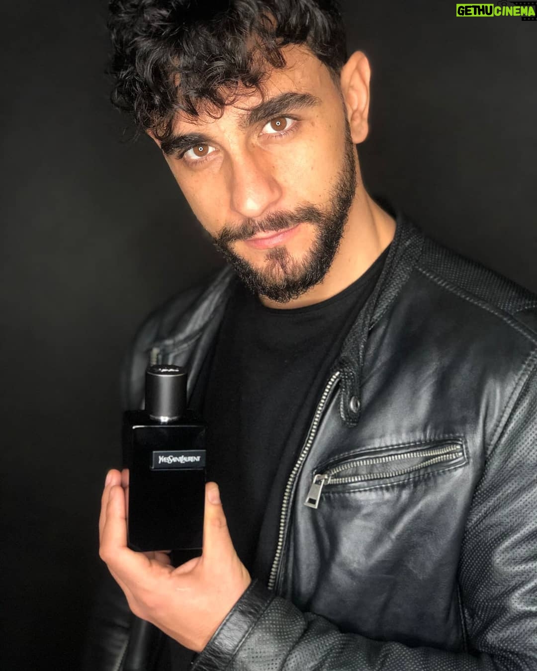César Mateo Instagram - #publi Si esperas a que llegue el momento perfecto, acabarás esperando toda tu vida. Es mejor que cojas lo que tienes y empieces ya. @yslbeauty #yslbeauty #whynot #perfume