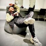 Cătălin Bordea Instagram – O blondă rece ca inima mea și 2000 de oameni calzi în Germania la show-uri. Alles Gut mein freund! Stuttgart, Germany