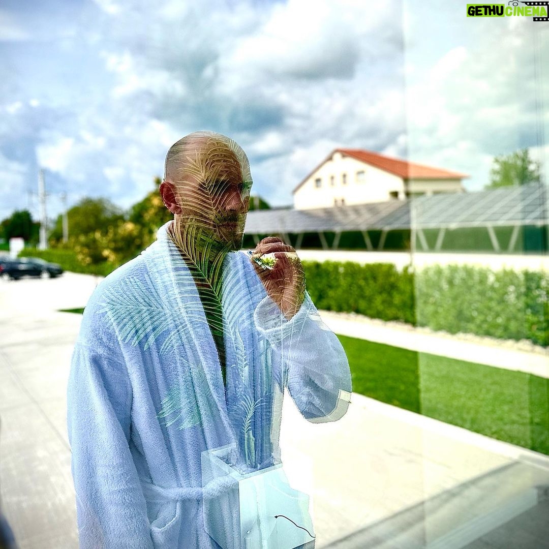 Cătălin Bordea Instagram - Iese verdele din mine. Foto @_claudiu.popa_