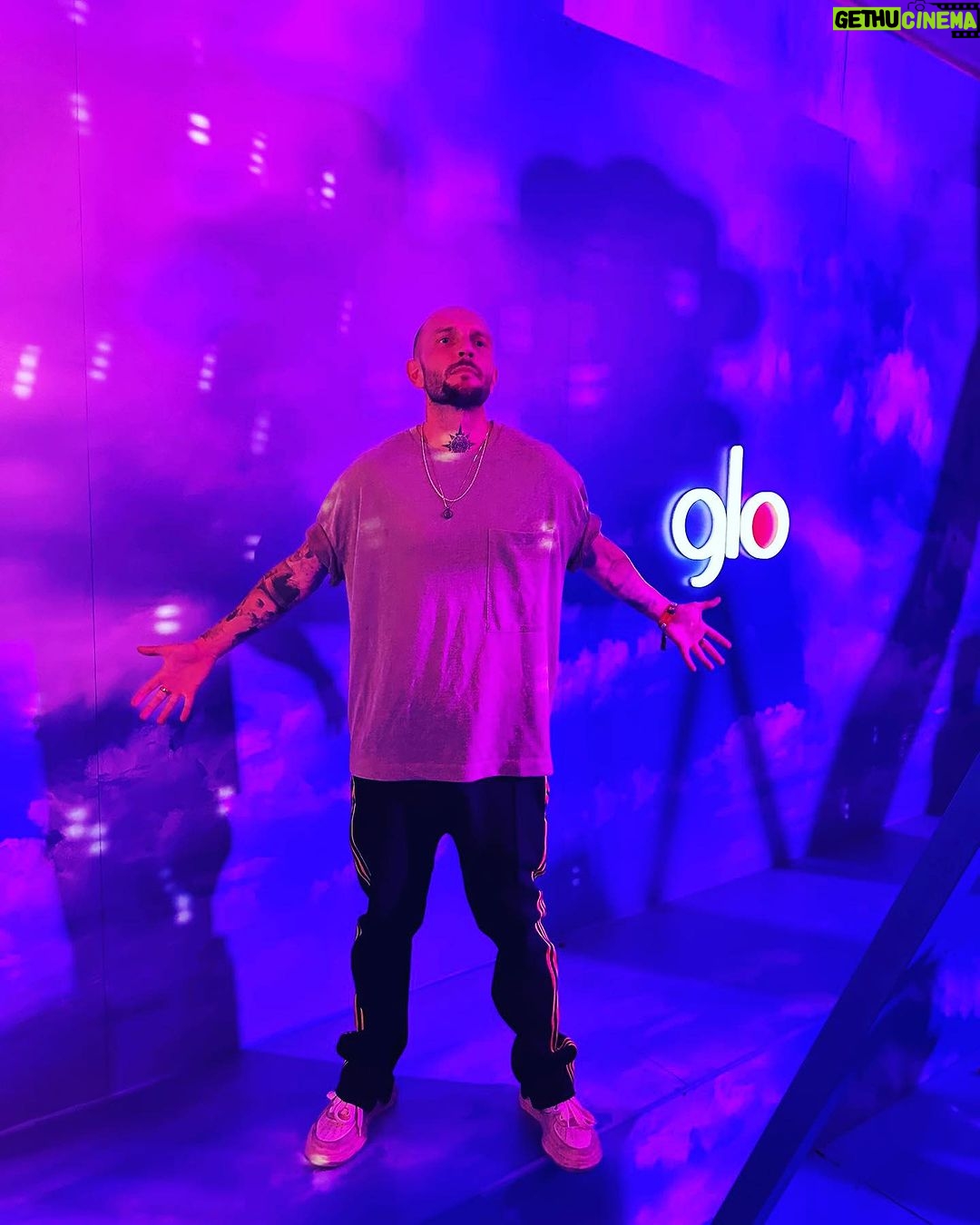 Cătălin Bordea Instagram - Nopti de @summerwellfest petrecute asa cum trebuie la Fun in the Air Party by @glo_romania . Seara trecută a fost pe cinste. M-am distrat si m-am intalnit cu oameni super faini pe care nu ii mai văzusem demult #gloRomania #SummerWell