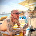 Cătălin Bordea Instagram - “Cu cât e mai mic paharul cu atât e băutura mai scumpă” Memoriile unui băiat de la țara. The Palm Jumeirah, Dubai, UAE