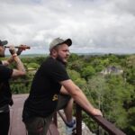 Cătălin Bordea Instagram – Diseară îmi caut un rost, mă bat cu o bătrâna și sunt super Fashion. @americaexpressromania @nelucortea @vladcazino