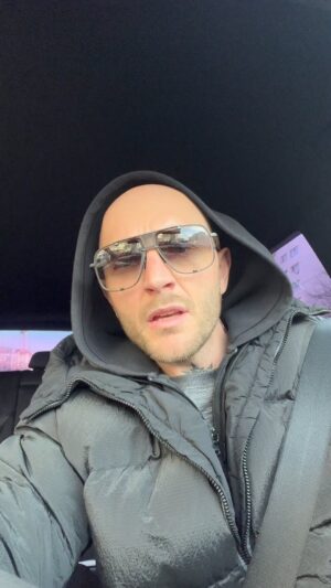 Cătălin Bordea Instagram - Soy un hombre de toată banana(Palavra) @americaexpressromania