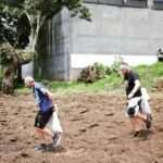 Cătălin Bordea Instagram – Diseară facem bășici din guma de mestecat și ne dăm zmei. @nelucortea @americaexpressromania @vladcazino