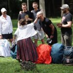 Cătălin Bordea Instagram – Diseară îmi caut un rost, mă bat cu o bătrâna și sunt super Fashion. @americaexpressromania @nelucortea @vladcazino