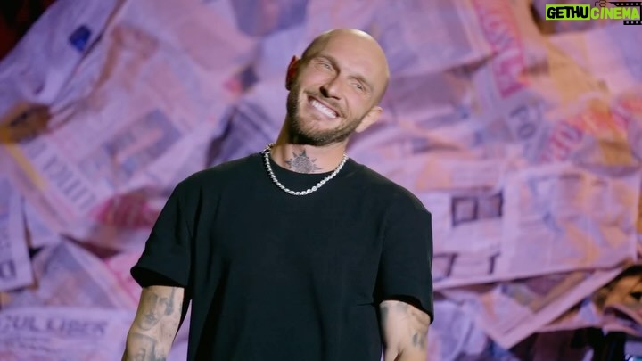Cătălin Bordea Instagram - Cu mari emoții vă zic că din 8 Decembrie se lansează în toate cinematografele din țară Specialul “Teoria Conspirației”. A Fost scris și performat într-un an foarte greu și le multumesc tuturor oamenilor care mi-au fost alături în sălile de spectacol și cei care mi-au dat aripi pe youtube. Fără voi nu ar fi fost posibil.