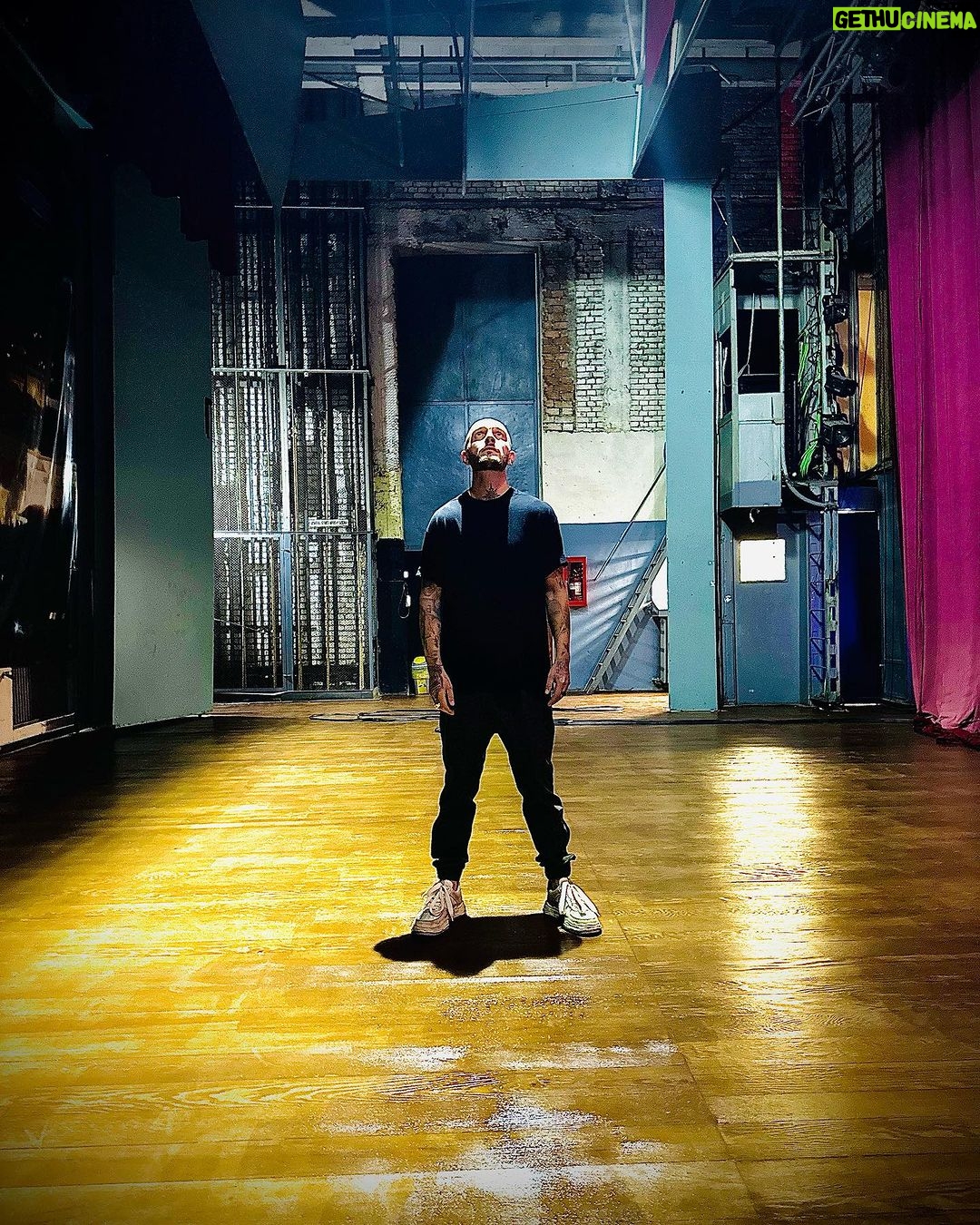 Cătălin Bordea Instagram - Skinny moldavian in the light.