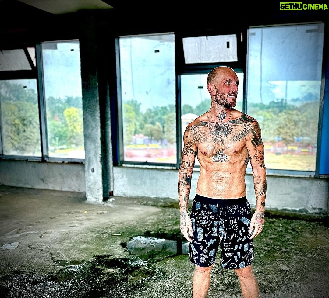 Cătălin Bordea Instagram - This was a dirty training… @valentinlemnaru969 Stadionul Iolanda Balas Soter