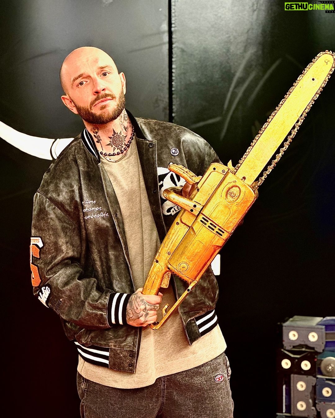 Cătălin Bordea Instagram - “Cu drujba de Haur, tai orice balaur” Sfântul Cocalar 3:21