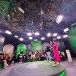 Caio Braz Instagram - hoje eu fui ao esporte espetacular como convidado da @ge.globo, edição comemorativa de 50 anos. nunca esperei que isso fosse acontecer na minha vida, mesmo. eu tenho gostado muito de cobrir os eventos esportivos. todo mundo é super educado, gentil, amoroso. é um ambiente que todo mundo torce por todo mundo, encontra seu espaço, tem uma saúde mental muito trabalhada. me surpreende a cada dia essa delicadeza. são muitas histórias marcantes, super brasileiras, representativas, icônicas. essa gentileza é a verdadeira medalha de ouro. São Paulo, Brazil