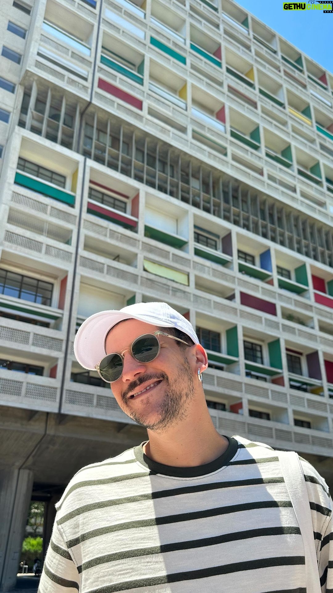 Caio Braz - 14.2K Likes - Vocês sabiam que o Edifício Copan tem um irmão no sul da França? É o Edifício La Cité Radieuse, em Marselha: você já tinha ouvido falar nele?