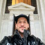 Caio Braz Instagram - sábado chuvoso na grande maçã 💙 @nike @prada @supremenewyork New York Public Library and Bryant Park