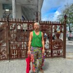 Caio Braz Instagram - Eu tenho dedicado os últimos anos da minha vida (ou minha vida inteira?) a andar pelo mundo, e cada dia mais eu tenho certeza que o Brasil tem tudo que a gente precisa, e principalmente: as melhores histórias do Brasil estão no Norte e no Nordeste. A cultura é e será o grande motor de transformação dessas regiões! Não há culturas, no plural, como as nossas, e quanto mais a gente se escavar, mais gente vai perceber como é tudo tão plural, significativo, cheio de sentido, tocante, avassalador. Quem estiver em Salvador, não deixe de conhecer o MUNCAB, novo museu da cidade dedicado à cultura afro-brasileira, com exposição sobre ‘Um Defeito de Cor’, uma das maiores obras do pensamento decolonial do planeta. Salvador, Bahia, Brazil