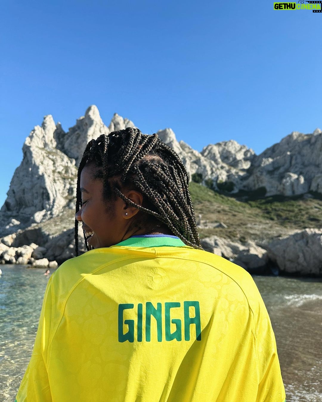 Caio Braz Instagram - mode vacances Calanques de Marseille