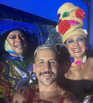Caio Braz Instagram - COBRA CORAL
PEQUENINA, TRELOSA & VENENOSA

look: @camilaferza @studioferza 
make: @fernandagodoy.makeup 

essa cobra coral tava linda ontem no Marco Zero, abrindo os trabalhos do Carnaval do Recife. obrigado pelo espaço @prefeiturarecife @joaocampos @gilbertoprazeres @ninivecaldas @arruda.jailton