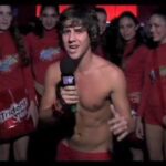 Caio Braz Instagram - Esse era o Sunga Boy gente, que despertou a curiosidade de vocês depois da minha entrevista pra @fepaesleme na piscina ontem do @gnt. 22 anos de idade, muita franja, e muitos sonhos 🤭 ele faz QUINZE anos este ano, será que chegou a hora do remake @trident_brasil? Renascer tá aí… Recife, Brazil