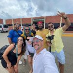 Caio Braz Instagram - Estivemos nos últimos dois dias em Fernando de Noronha gravando um episódio especial pra @globopernambuco chamado Carnaval Noronha. Vai ao ar no Sábado de Carnaval e ficou uma delícia! Obrigado a todos os parceiros dessa caminhada e pela acolhida generosa. Falou Pernambuco eu tô dentro 🩷 @joaopaulogomes @liviafranca @eltondecastroo @julianafarujo @paulawalter @thainafreitas_ @cai0marques @berna.art @mottafoto @agenciaprensa @joaopaulogomes @liviafranca @fortenoronha @almirrouche @sambaprosamigos @ailtonfloroficial