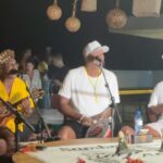 Caio Braz Instagram - Estivemos nos últimos dois dias em Fernando de Noronha gravando um episódio especial pra @globopernambuco chamado Carnaval Noronha. Vai ao ar no Sábado de Carnaval e ficou uma delícia! Obrigado a todos os parceiros dessa caminhada e pela acolhida generosa. Falou Pernambuco eu tô dentro 🩷 @joaopaulogomes @liviafranca @eltondecastroo @julianafarujo @paulawalter @thainafreitas_ @cai0marques @berna.art @mottafoto @agenciaprensa @joaopaulogomes @liviafranca @fortenoronha @almirrouche @sambaprosamigos @ailtonfloroficial