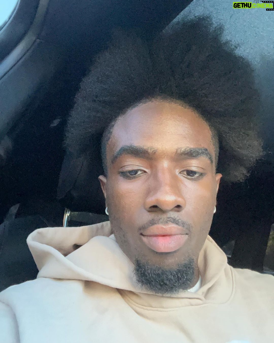 Caleb McLaughlin Instagram - Braids or no braids 👀