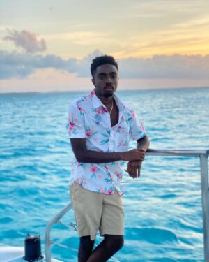 Caleb McLaughlin Instagram - Here I come ✨ #BackToHappy #WonderThisWay #BeachesTurksandCaicos