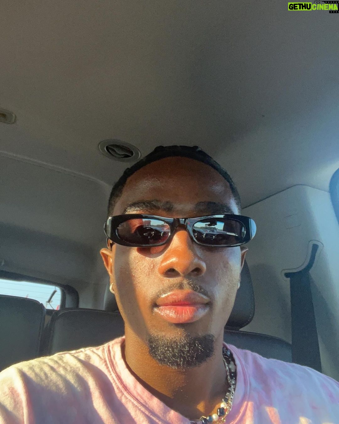 Caleb McLaughlin Instagram - Braids or no braids 👀