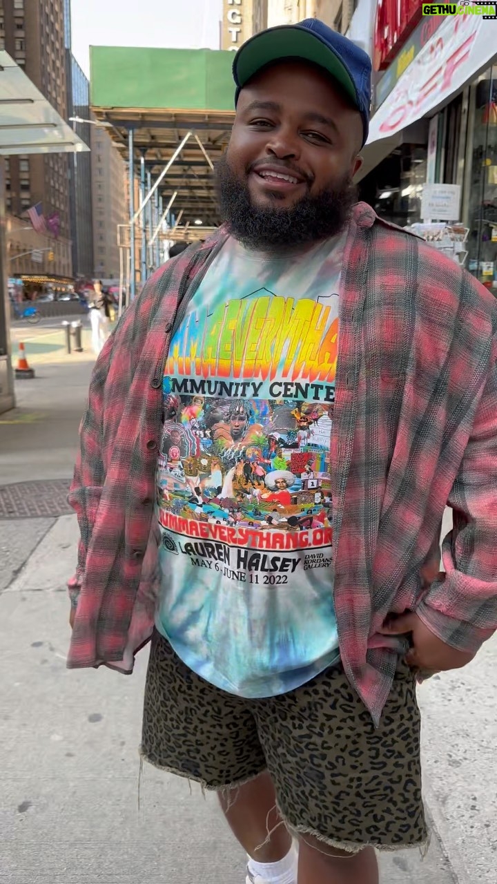 Calmatic - 3.1K Likes - @calmatic
Hat : @nike vintage
Flannel: @ourlegacy
Tee : summaeverythang x @onlineceramics
Shorts : @stussy
Sneakers : @converse