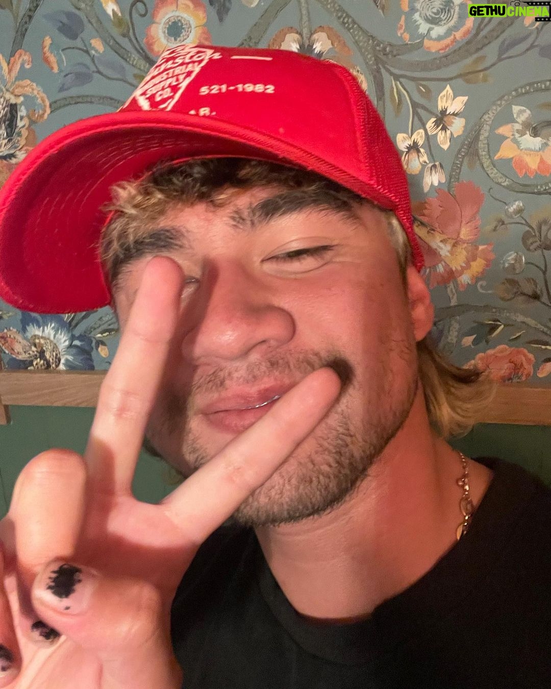 Calum Hood - 618.8K Likes - She’s been a beaut