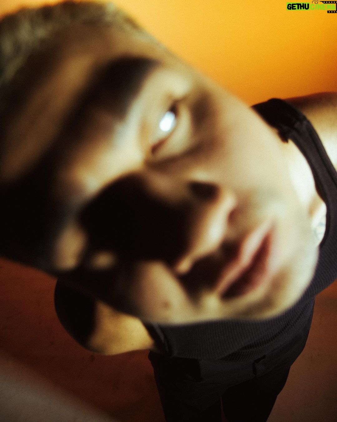 Calum Hood Instagram - Still looking for the camera lens... @andydeluca