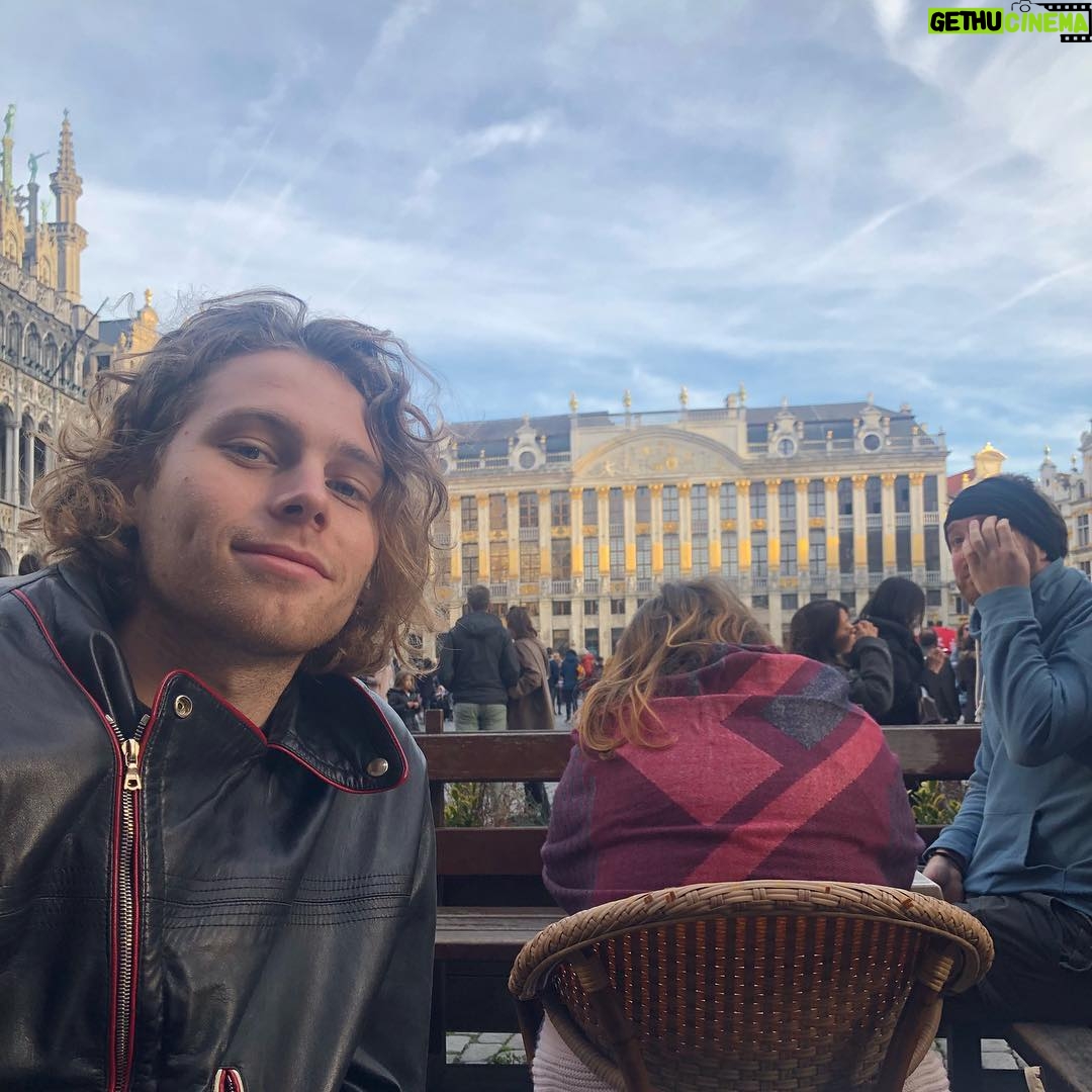 Calum Hood - 637.9K Likes - Woke up in Belgium with some of my best friends. Also the dog made me think of my dog, duke. I miss my dog, duke.