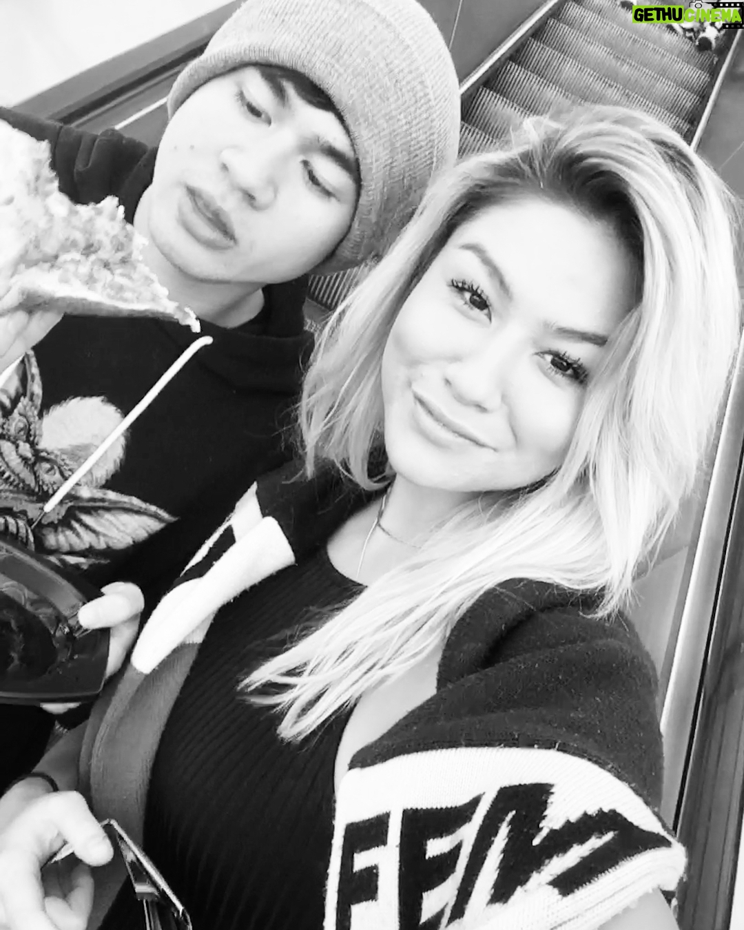 Calum Hood Instagram - Countless women in my life I have to thank for guiding, inspiring and empowering me through my journey, but one in particular. Grateful. #happyinternationalwomensday