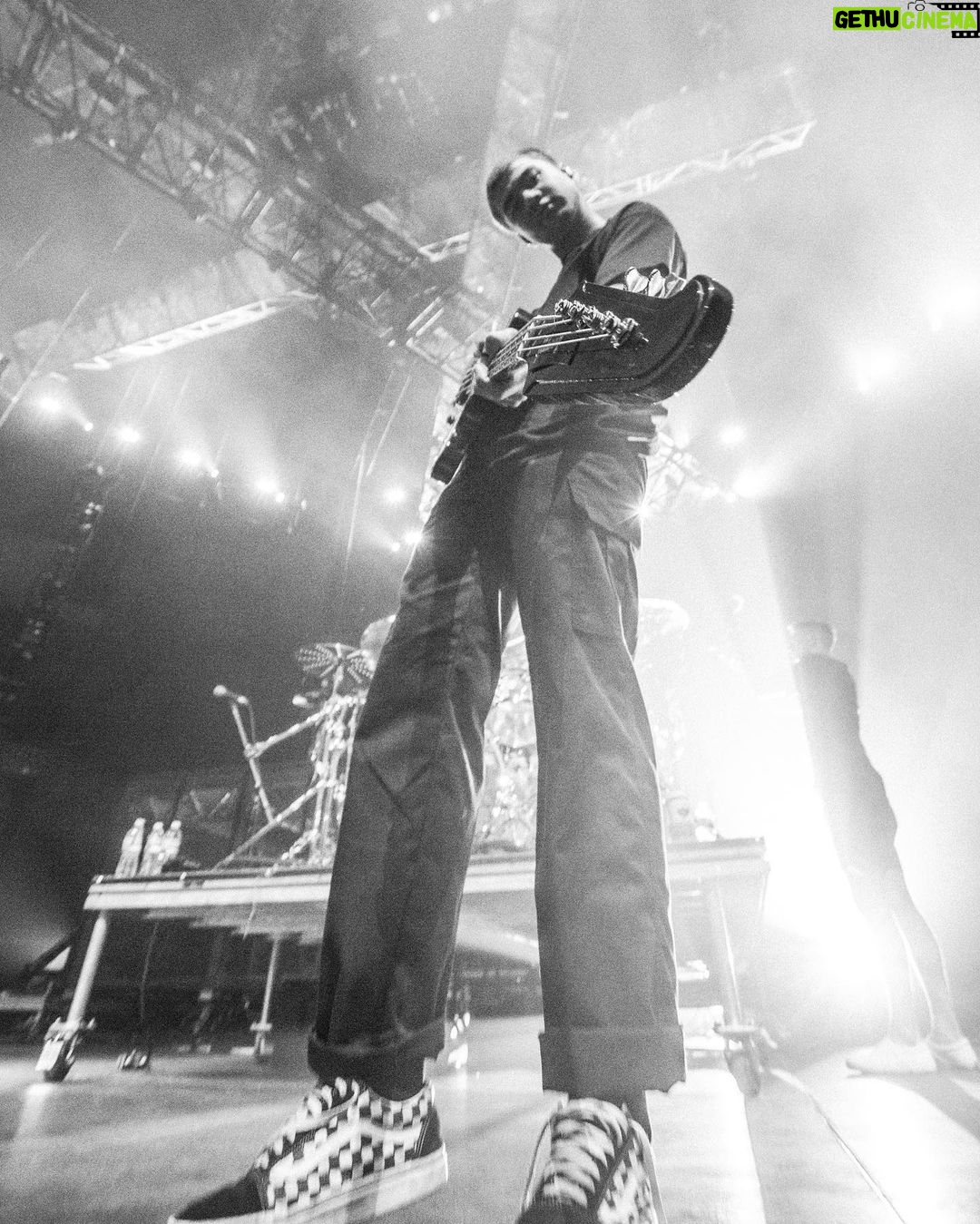 Calum Hood Instagram - I DONT THINK YOURE READY. 📸 @andydeluca Cincinnati