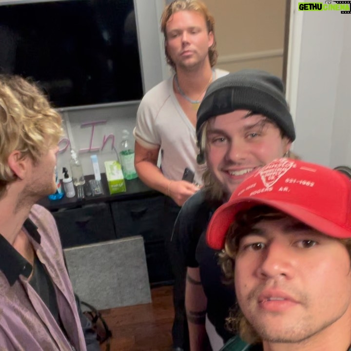 Calum Hood - 651.3K Likes - 👋👋👋