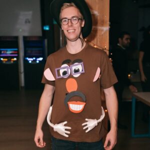 Cameron Kennedy Instagram - Halloween 2022.
Swipe to swap my costume.
