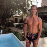 Cameron Mathison Instagram - Stop procrastinating and get in❄️🥶🧊 #icebath #justdoit #healthandwellness