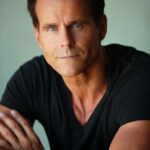 Cameron Mathison Instagram - Not sure how you did this @jeremyjfraser but thank you 😮😃👊🏼 And thank you @welcometolaurasworld for setting it up (tell me when I’m allowed to post the photos of us together🤩) #ghbaby #generalhospital #photography Los Angeles, California