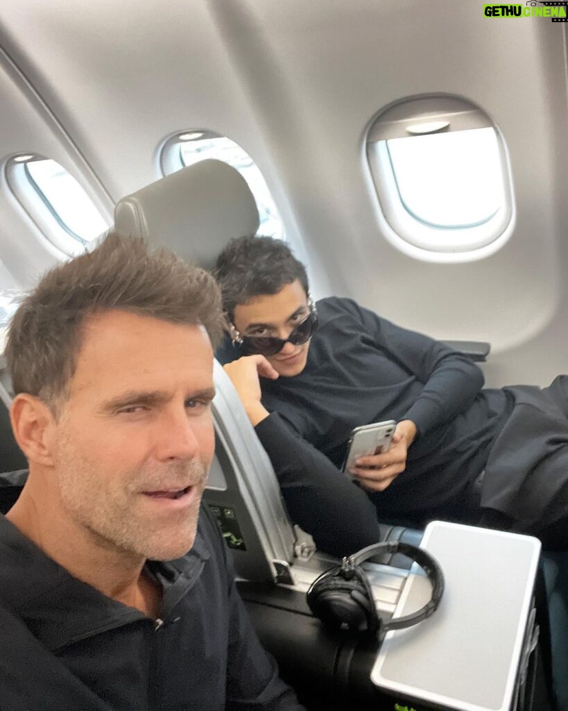 Cameron Mathison Instagram - Traveling to Dublin Ireland and people think I’m this guy’s security🤣 Who remembers the show “Name That Tune”… well it shoots in Dublin and I get to have a crack at it😃🇮🇪🍀 Oh… and I may be playing some of the most iconic golf courses in the world while I’m over there😎 #ireland #golf #travel
