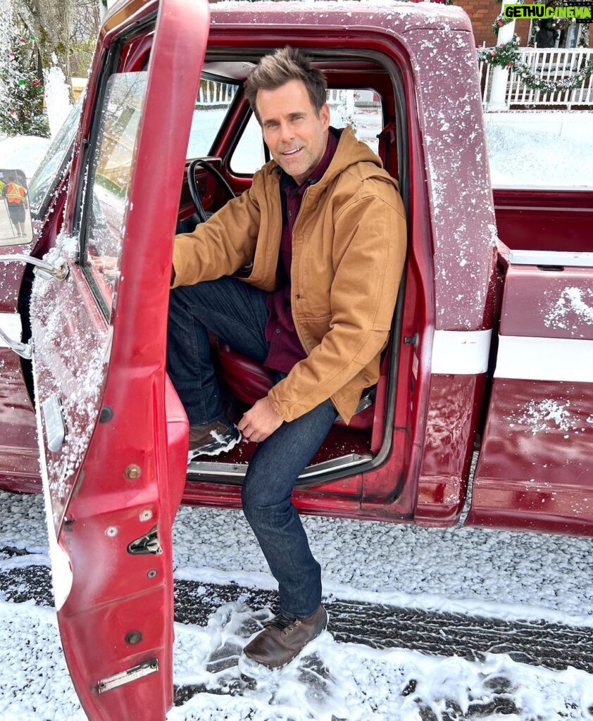 Cameron Mathison Instagram - Look for the magic in every moment.❄️ It’s been easy to do while shooting this movie, working with incredible people… in beautiful northern Ontario. But when we’re faced with challenging days, it’s our mindset that can keep us happy and positive in the face of adversity. #gratitude #kindness #cherishothers #behappy Powassan, Ontario