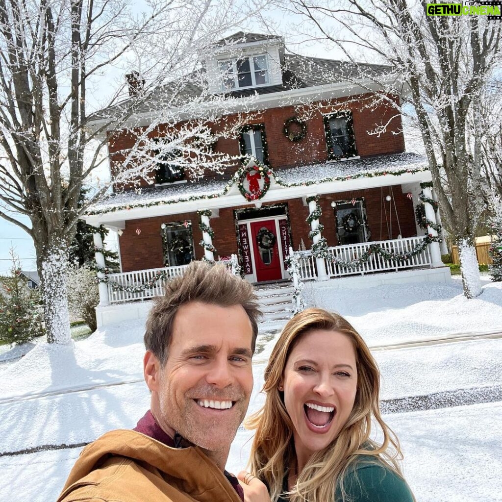 Cameron Mathison Instagram - Christmas wonderland up here in Canada ❄️☃️ This is such a sweet movie!☺️ You’re gonna love it🎄🎄🎄🎄🎄🎄🎄🎄🎄🎄🎄🎄🎄 #thechristmasfarm #christmasmovie #jillwagner #gactv Powassan, Ontario