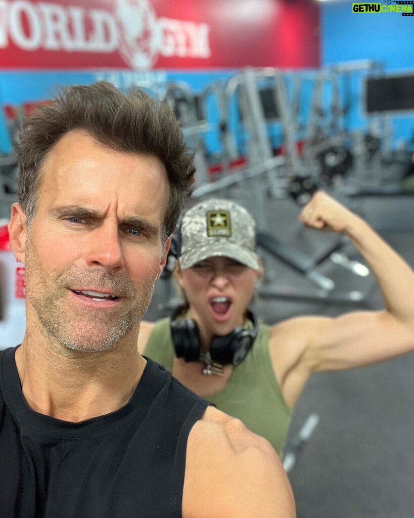 Cameron Mathison Instagram - Tryin to keep up with @jillwagner in the gym while we’re shooting up here in North Bay😮💪🏼👊🏼 #badass #workout #workoutpartner World Gym North Bay