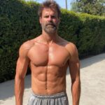 Cameron Mathison Instagram - National Cancer Survivors Day🙏🏼 The first photo is a few weeks after my kidney cancer surgery in September 2019, the second photo is almost exactly two years later. To say I’m grateful is such a colossal understatement. We are celebrating survivors today, but I will always remember those that have lost their battle to cancer as well. They will all always be heroes to me. Miss you mom❤️ #nationalcancersurvivorsday #survivor #cancersucks Los Angeles, California