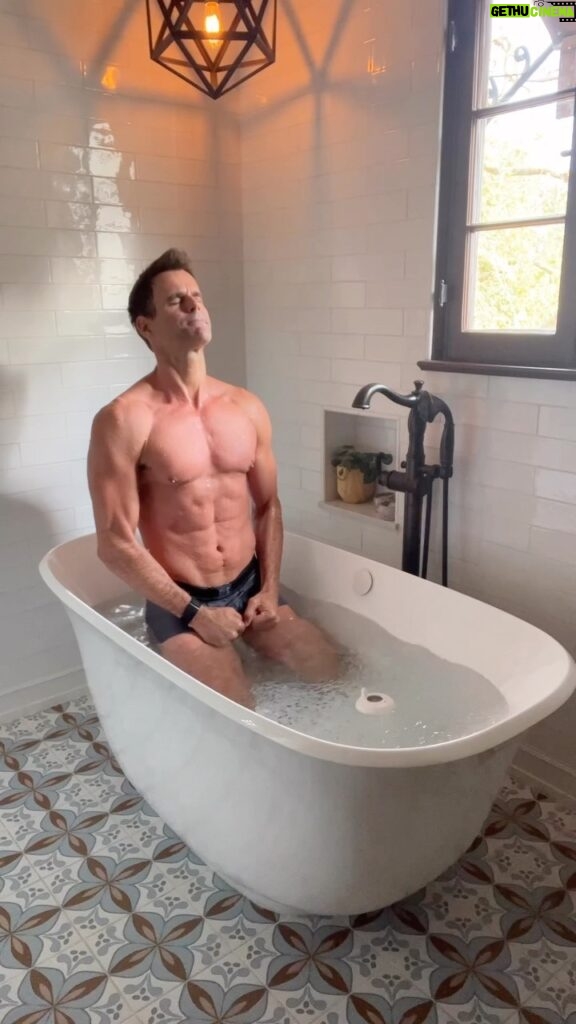 Cameron Mathison Instagram - I’m still an ice bath rookie but managed to work up to 6 min in 43 degree water (to start I could only so 10 seconds at 50 degrees😂). Biggest benefits I’ve noticed are: -Reduced inflammation -Definitely a sustained increase in dopamine (improves mood) -improves recovery -improves metabolism (leaner) Other benefits: -supports immunity -improves resilience to get through stressful environments (huge increase in epinephrine and norepinephrine) -relieves sore muscles -lowers body temp (I had the guidance of my health coach @allencress_ifbbpro as well as @vince_pitstick . Please check with health care professionals before ‘jumping in’👍🏼) Ordering a @coldplunge for sure👊🏼 #icebath #coldexposure #coldtherapy