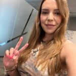Camila Flores Instagram - Hola queridos amigos espero que tengan todos un gran viernes después de tantas tragedias 🙌🏻❤️ Los invito a sintonizar programa Conectados de #RadioAgricultura a las 11 horas, en el dial 92.5, también se transmite en Youtube, en el canal de “Agricultura TV”