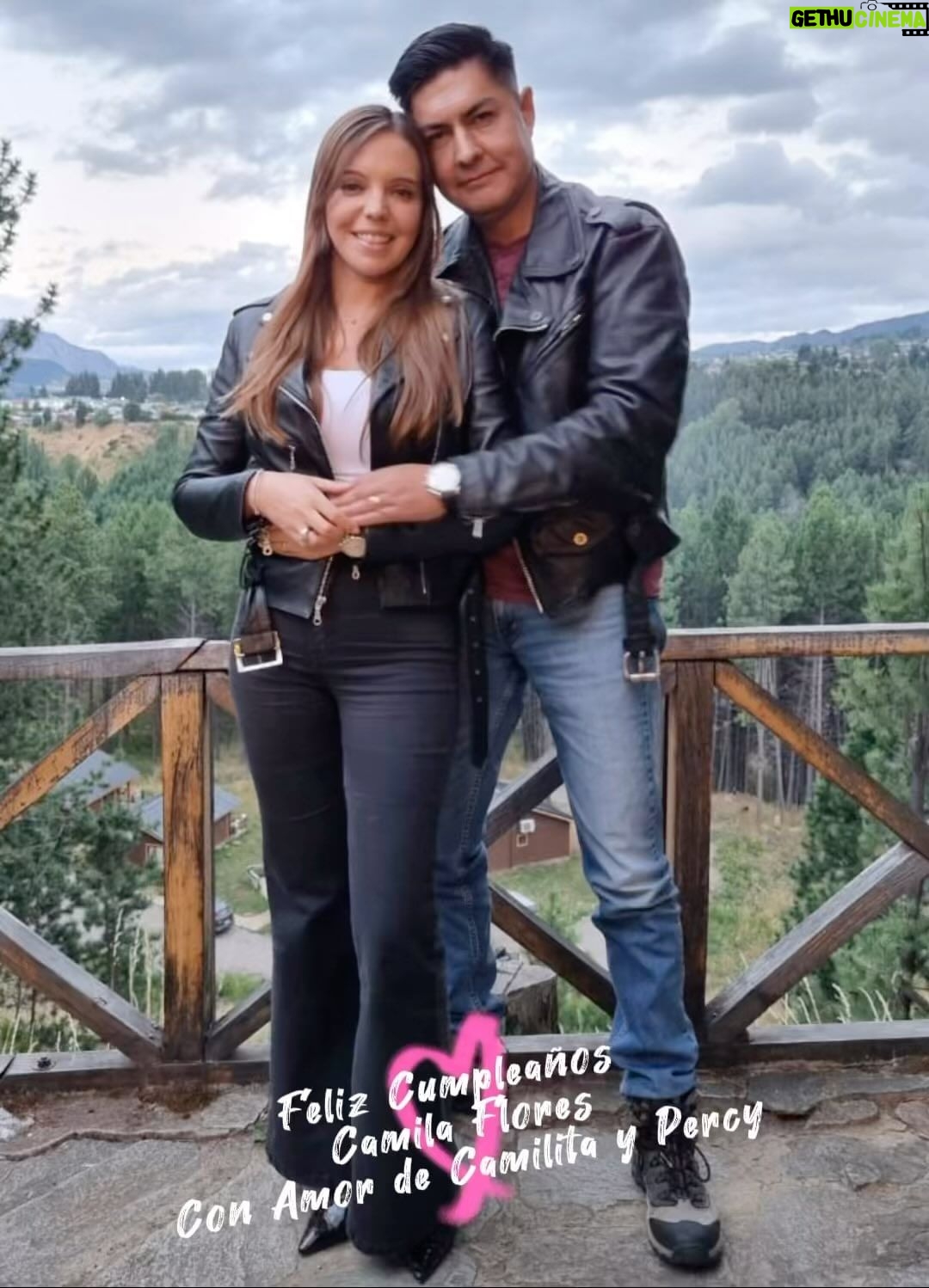Camila Flores - 870 Likes - Muchas Felicidades en tu cumpleaños amada mamá y esposa. Como siempre orgullosos de ti, de tu inteligencia, de tu valentía, de tu fuerza, de tu coherencia, de la importancia que le das a la palabra empeñada, de tu incansable y permanente defensa de las ideas de la libertad, de nuestros valores y principios.
En este nuevo año que sumas a tu vida, nuestra pequeña Camila Marín Flores me exigió que pese a lo particular del día de hoy, teníamos que esforzarnos por atenderte como la reina que eres y que te dijera que valora todo el trabajo, todo el esfuerzo, todo el esmero y todo el amor que demuestras día a día en ser la más responsable y mejor mamá del mundo, ah y también la más linda❤️
Te amamos! Eres la mejor!!