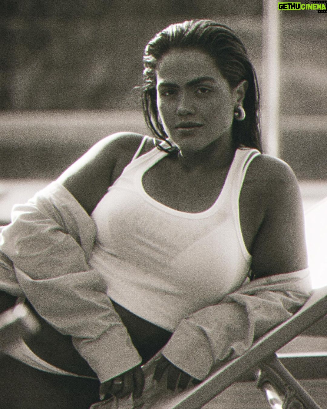 Camila Loures Instagram - P&B 🖤 . @orafaelcaetano