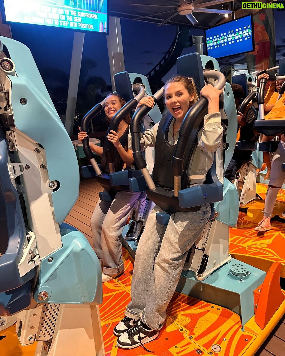 Camila Loures Instagram - #tbt dessa viagem com a família loures ❤️ pra onde sera a proxima? SeaWorld Orlando