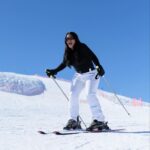 Camila Loures Instagram - Dump da viagem pra falar que saiu 24 horas na NEVE ❄️☃️ e tbm teve 1h de vlog, aproveita o final de semana e maratona o canal ❤️ link na bio! Valle Nevado - Cordillera de Los Andes/Chile