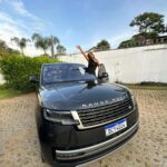 Camila Loures Instagram - MEU CARRO NOVO 🩶 Toda Gloria a Deus 🙏🏽 Mais uma conquista .. pra fazer duplinha com a G63 veio ai a Range Rover 🫶🏽 video no canal mostrando meu carro novo 🙌🏽