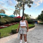 Camila Loures Instagram – Que viagem incrível ❤️ onde vcs querem q seja a próxima viagem da Família Loures? Bush Garden Tampa, Florida