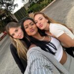 Camila Loures Instagram - Que viagem incrível ❤️ onde vcs querem q seja a próxima viagem da Família Loures? Bush Garden Tampa, Florida