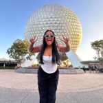Camila Loures Instagram - 1 HORA DE VLOG EM TODOS PARQUES DA DISNEY !! 🙌🏽🎢❤️ Saiu video novo no canal, ta top dms .. link na bio! Orlando, Florida - Usa